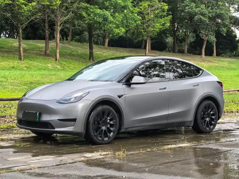 Tesla Model Y, 2023