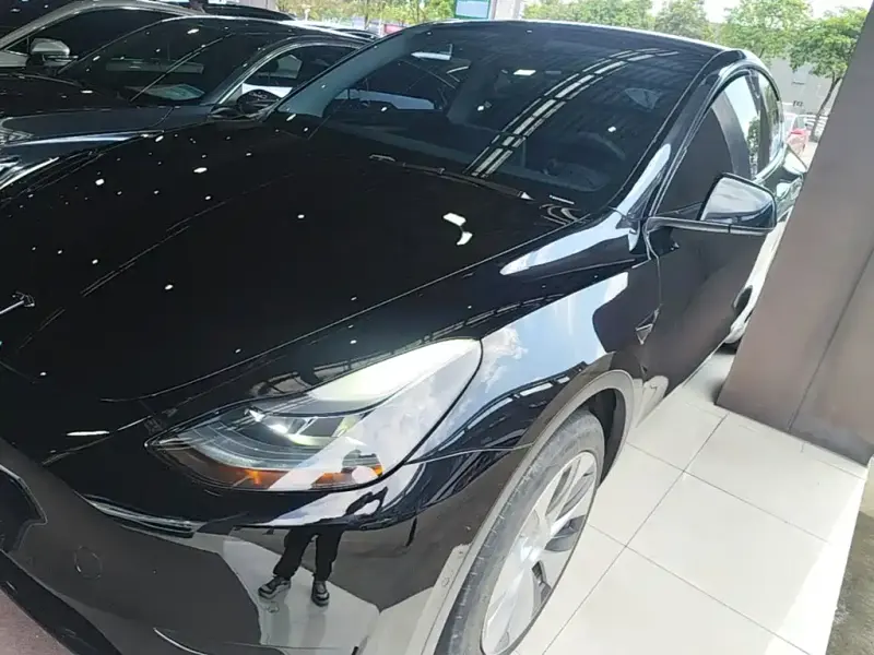 Tesla Model Y, 2023