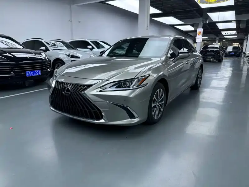 Lexus ES, 2024 — фото 1
