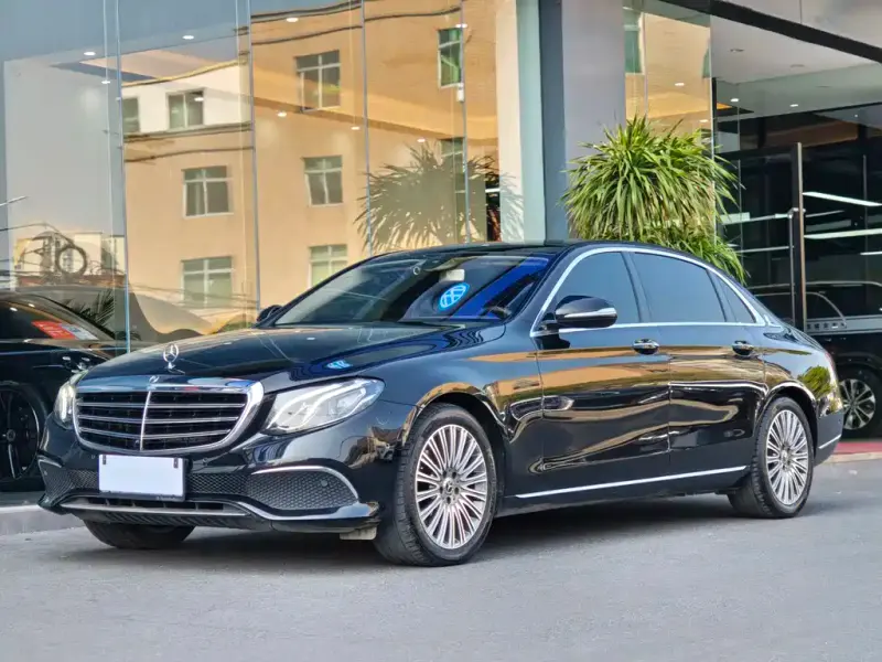 Mercedes-Benz E-Class, 2020 — фото 1