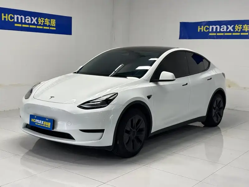Tesla Model Y, 2024
