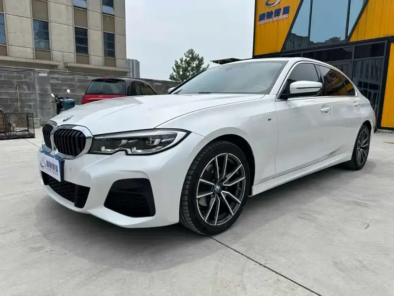 BMW 3 Series, 2022
