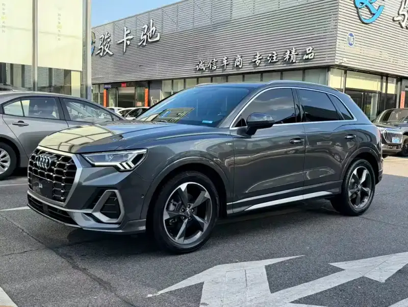 Audi Q3, 2022 — фото 1