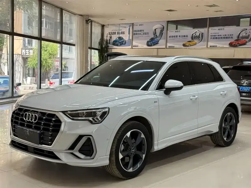 Audi Q3, 2023 — фото 1