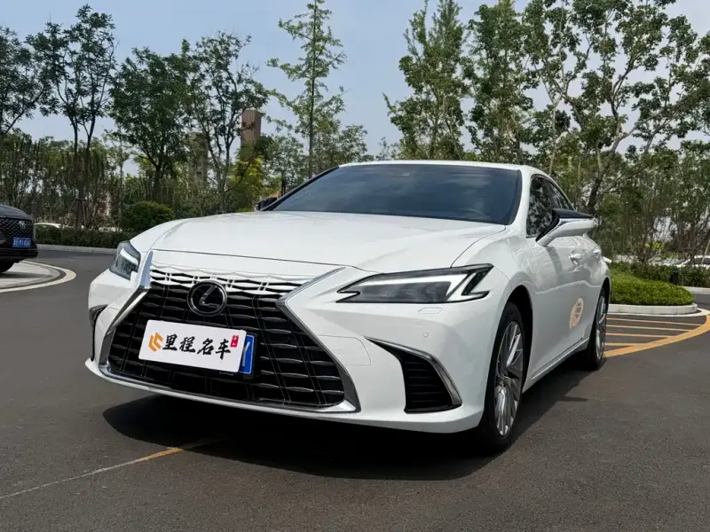 Lexus ES, 2026 — фото 1