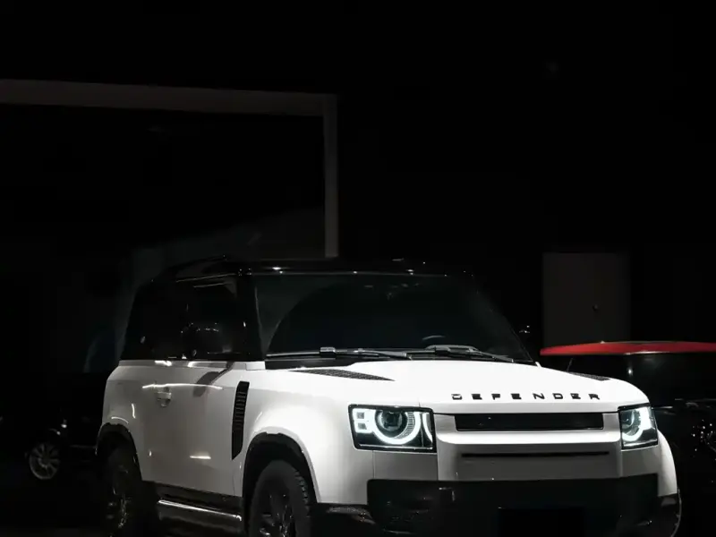 Land Rover Defender, 2021