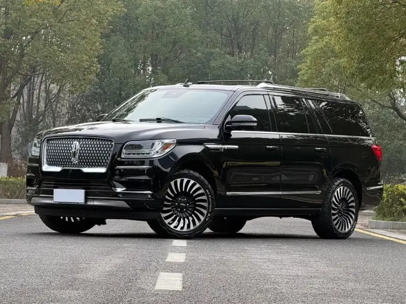 Lincoln Navigator, 2022 — фото 1