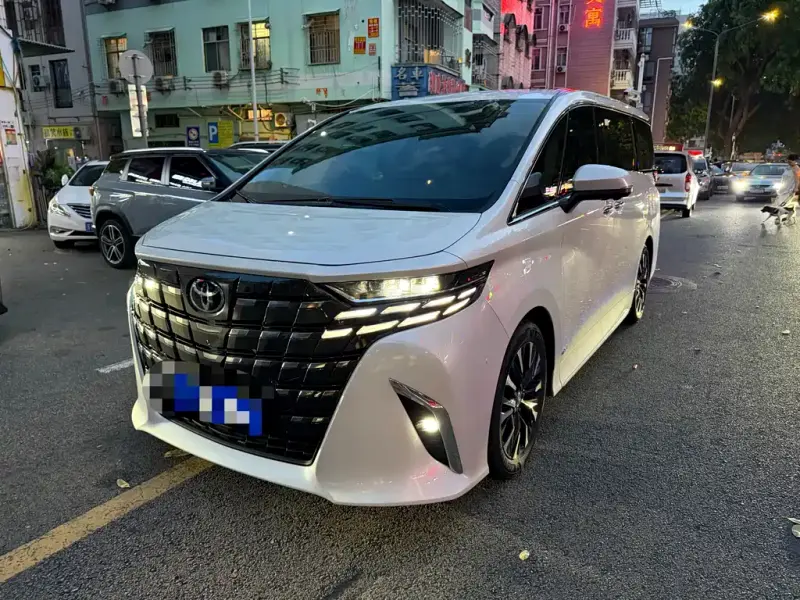 Toyota Alphard, 2023