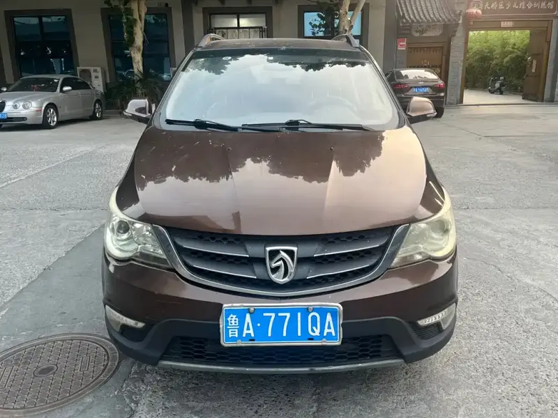 Baojun 730, 2015