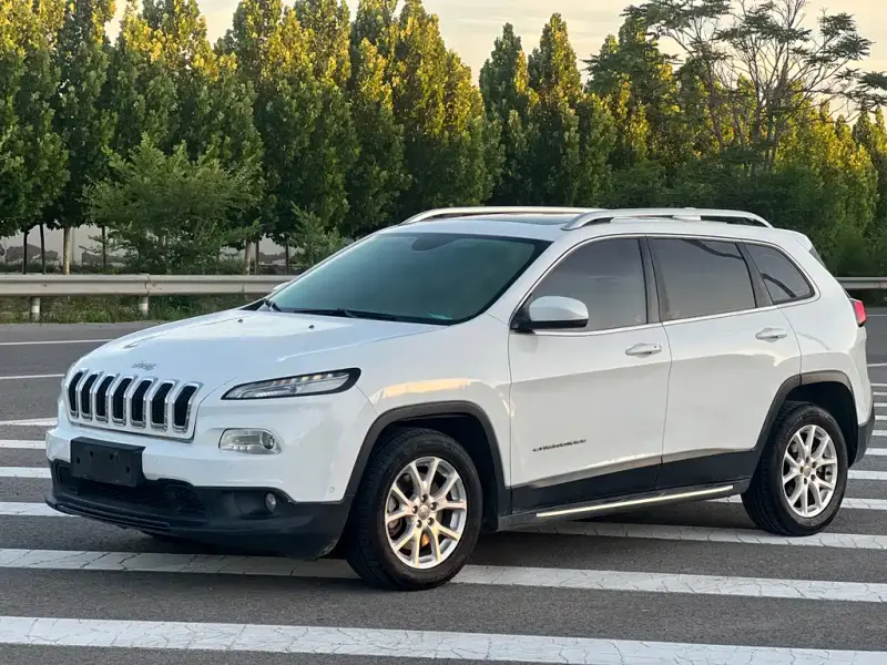 Jeep Cherokee, 2016