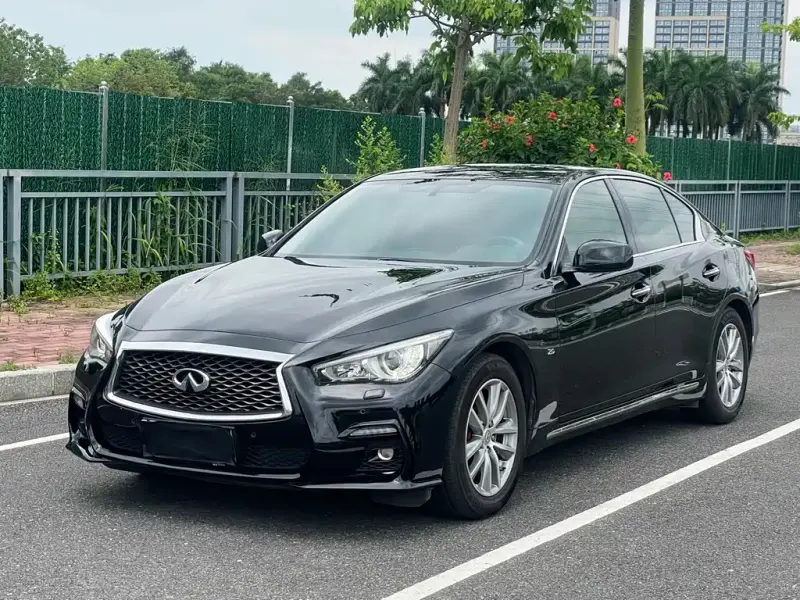 Infiniti Q50L, 2015
