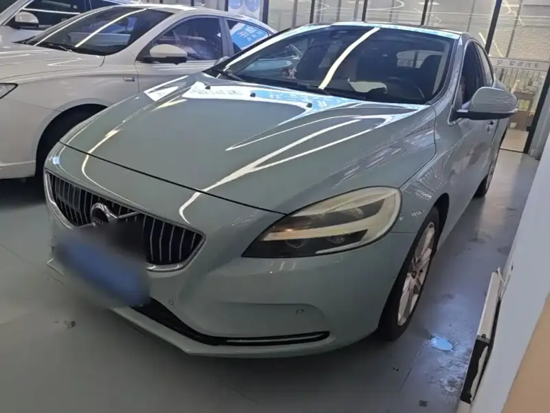 Volvo V40, 2018