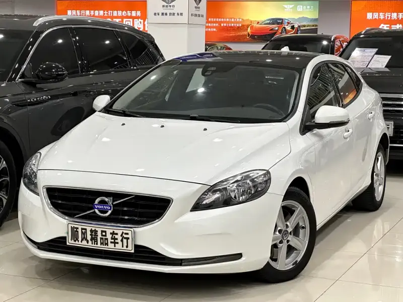 Volvo V40, 2016