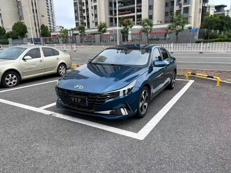 Hyundai Elantra, 2022