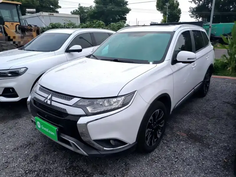 Mitsubishi Outlander, 2019 — фото 1