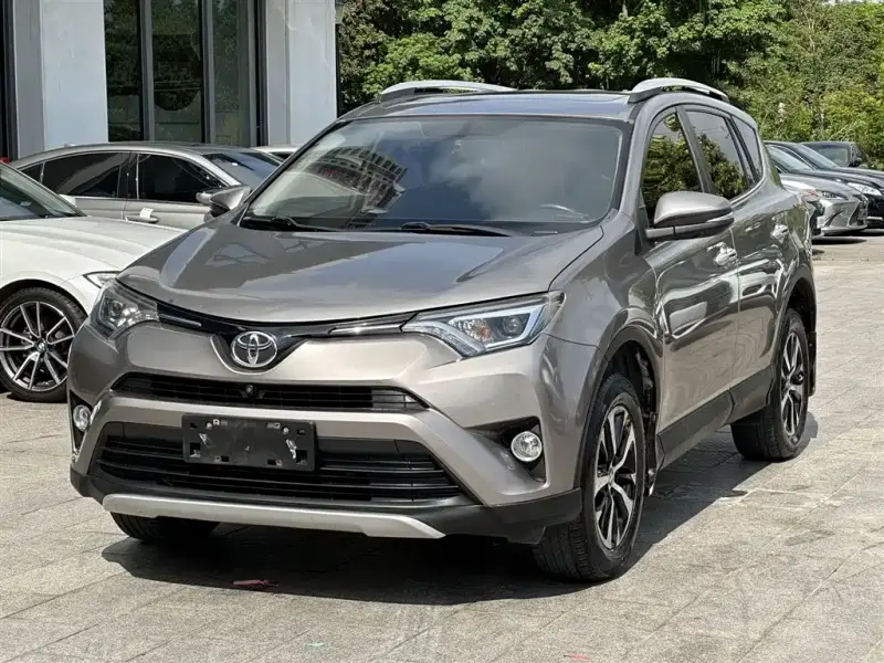 Toyota RAV4, 2017 — фото 1