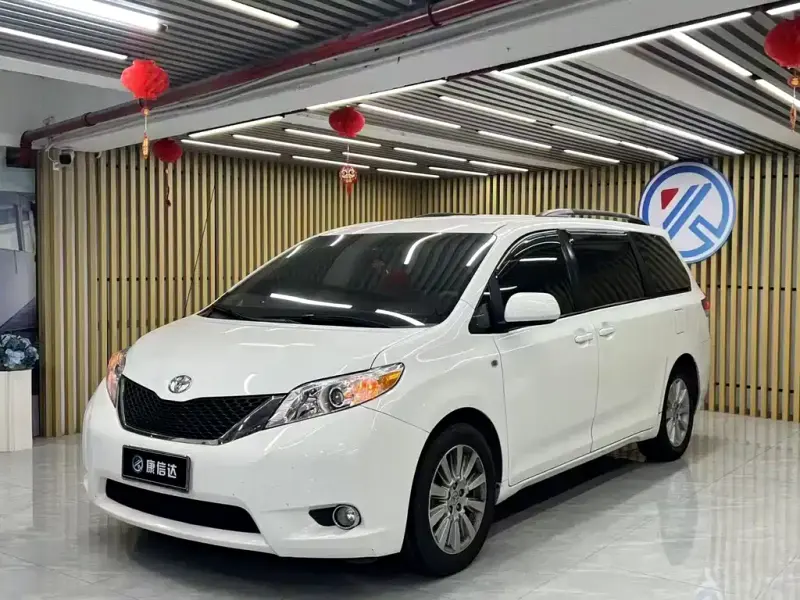 Toyota Sienna, 2014