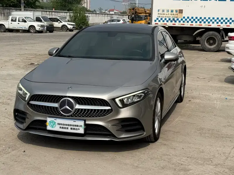 Mercedes-Benz A-Class, 2019 — фото 1