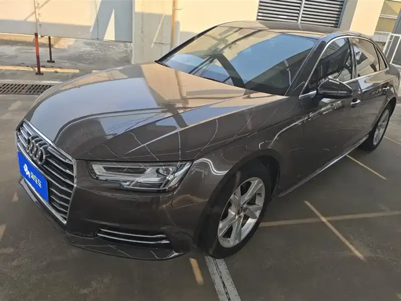 Audi A4L, 2018 — фото 1