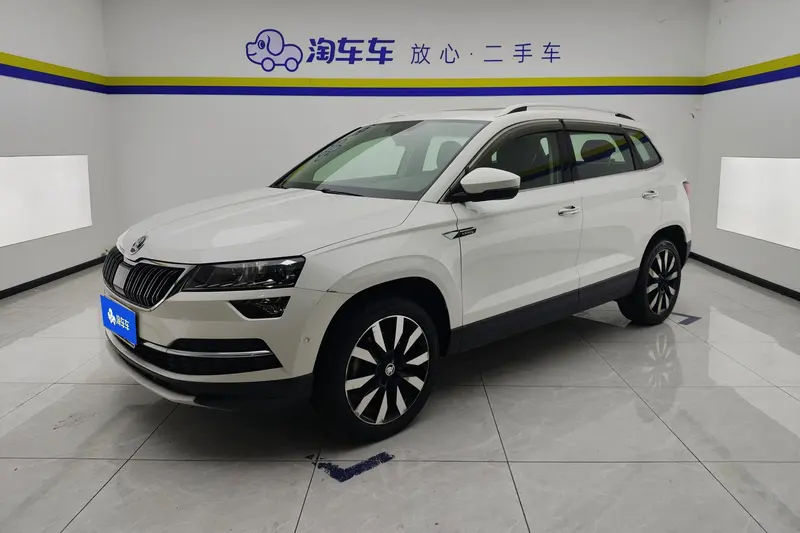 Skoda Karoq TSI280 умное вождение Люкс, 2020 — фото 1