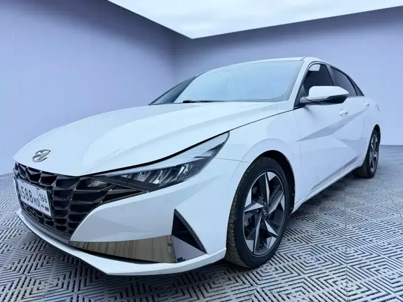 Hyundai Elantra, 2023