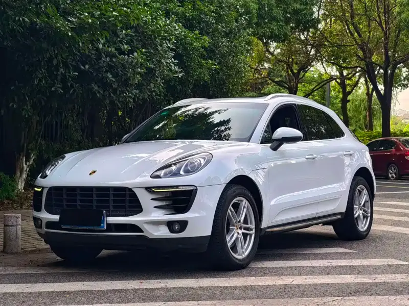 Porsche Macan, 2015