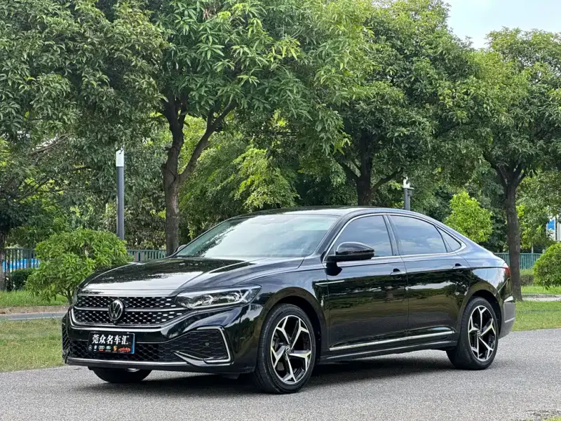Volkswagen Passat, 2023
