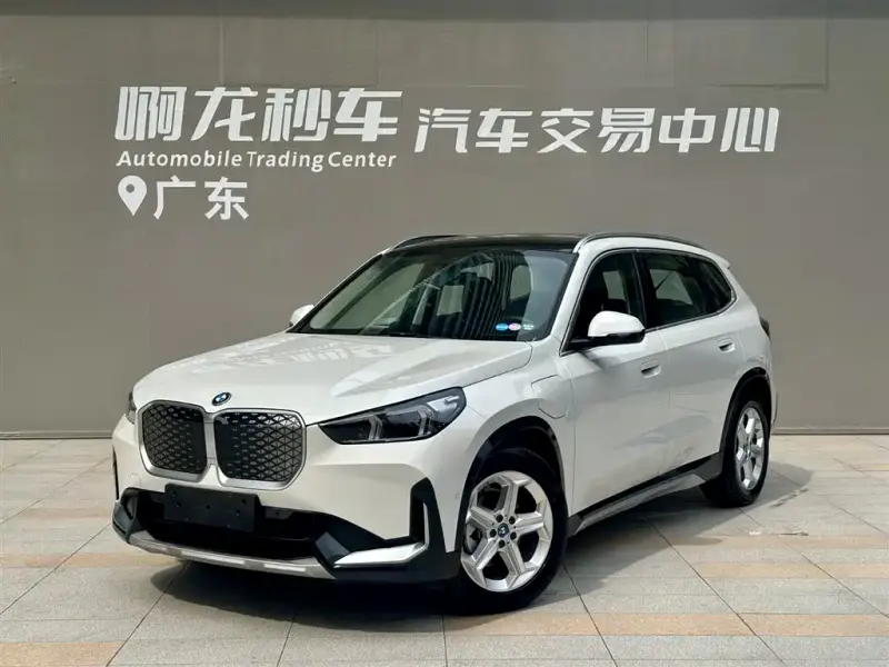 BMW iX1, 2025