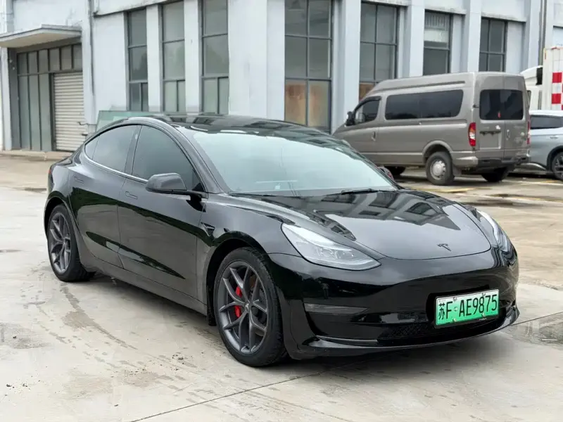 Tesla Model 3, 2022