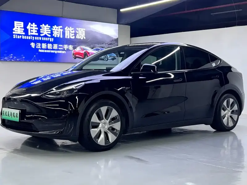 Tesla Model Y, 2022