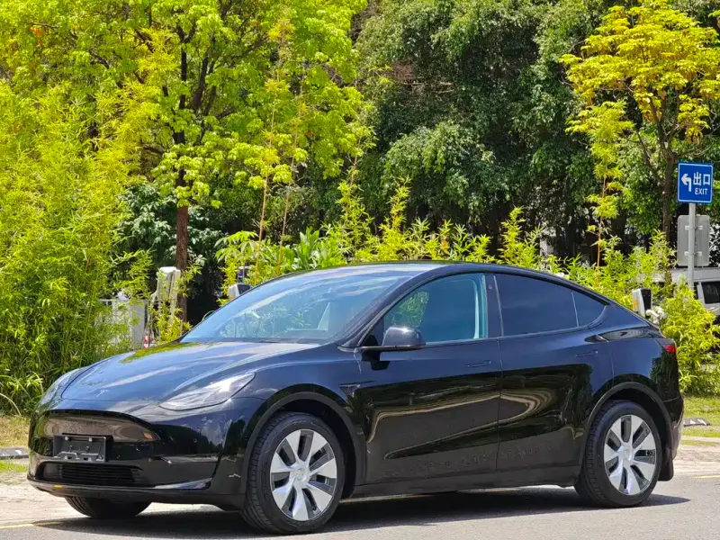 Tesla Model Y, 2023