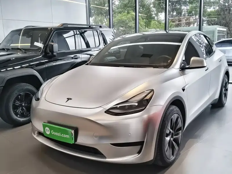 Tesla Model Y, 2023
