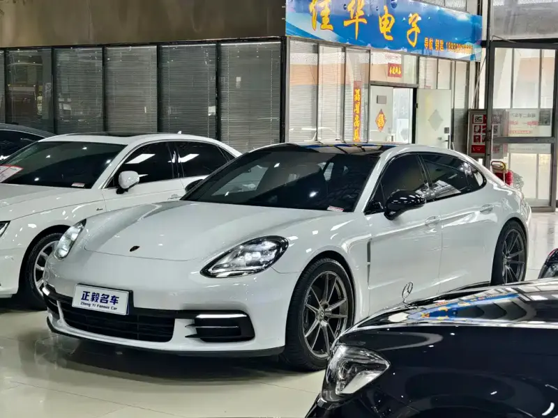 Porsche Panamera, 2019 — фото 1