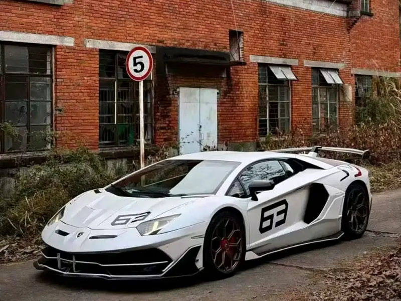 Lamborghini Aventador, 2013