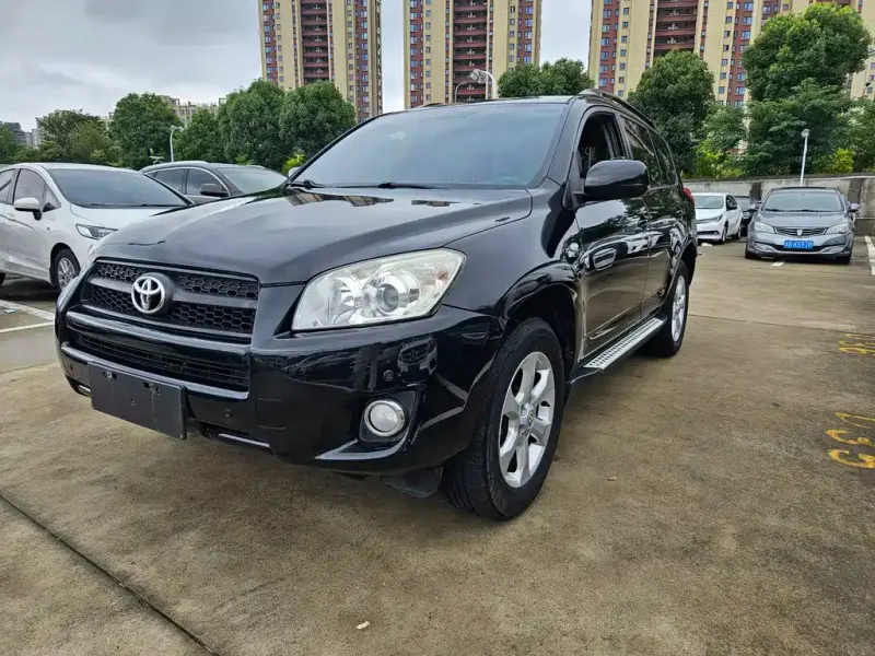 Toyota RAV4, 2011 — фото 1