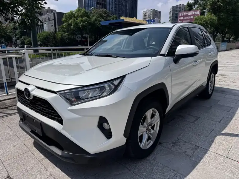 Toyota RAV4, 2021 — фото 1