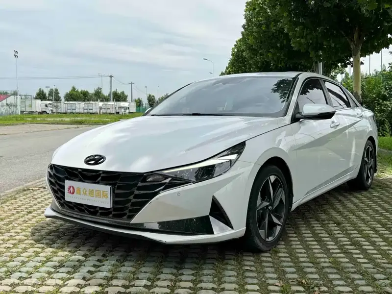 Hyundai Elantra, 2022