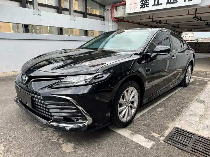 Toyota Camry, 2022 — фото 1