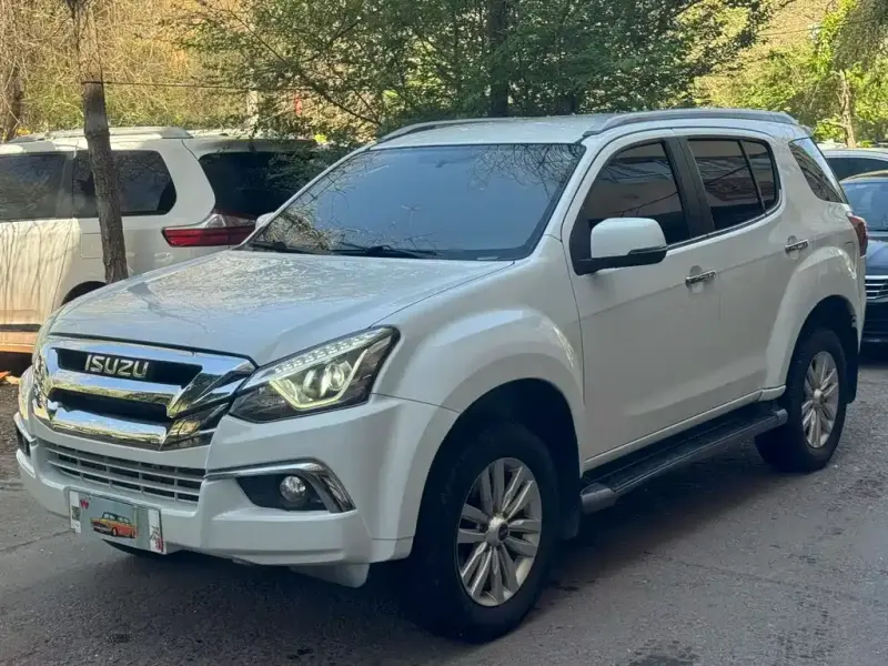 Isuzu MU-X, 2022