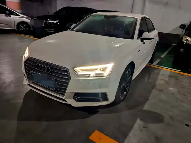 Audi A4L, 2017 — фото 1