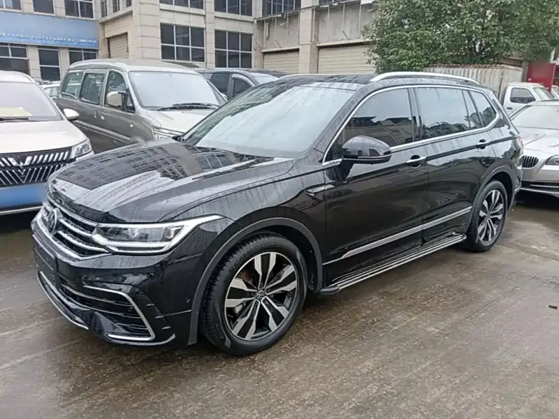 Volkswagen Tiguan L, 2022 — фото 1