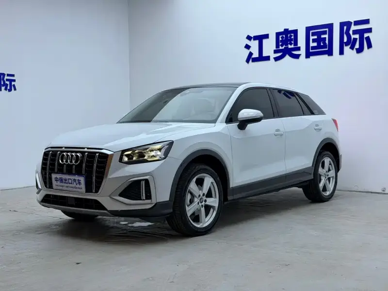 Audi Q2L, 2022