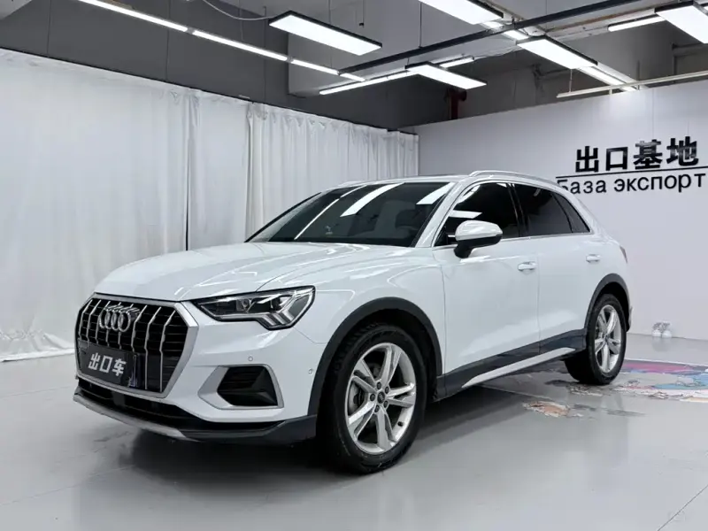 Audi Q3, 2022 — фото 1