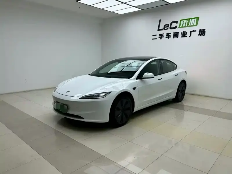 Tesla Model 3, 2025