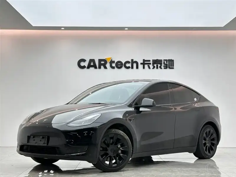 Tesla Model Y, 2023