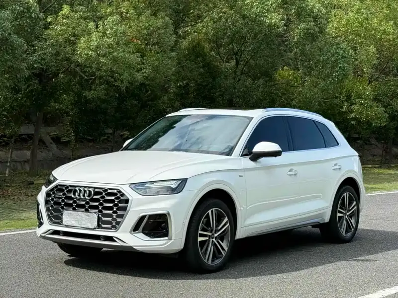 Audi Q5L, 2022