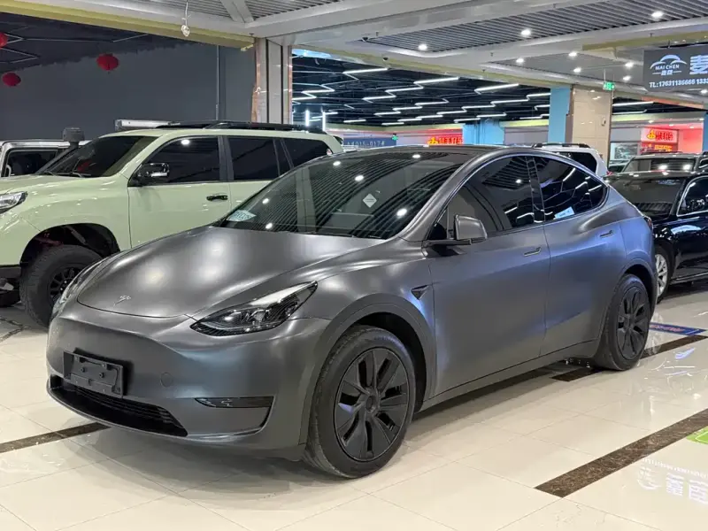 Tesla Model Y, 2024