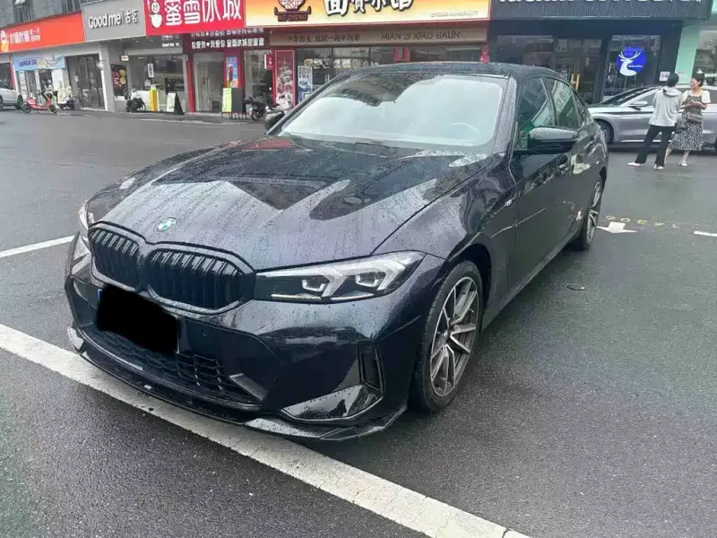 BMW 3 Series, 2022