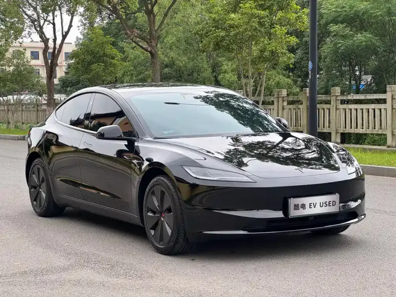 Tesla Model 3, 2025