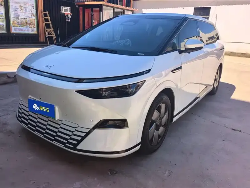 XPeng X9, 2024